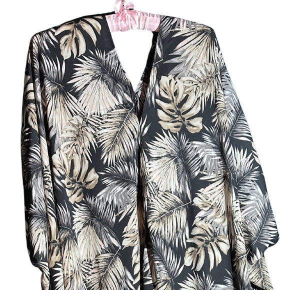 Palm Print Caftan | Jennafer Grace | One Size | Handmade in CA - Picture 2 of 6